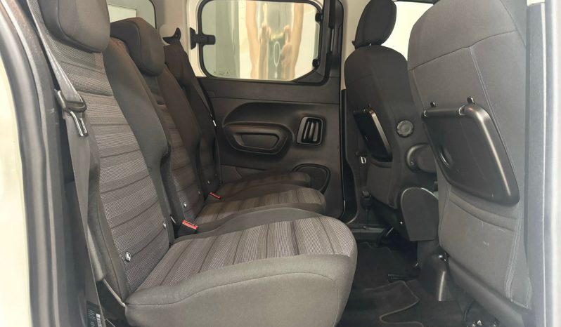 Opel / Combo  7 plazas lleno