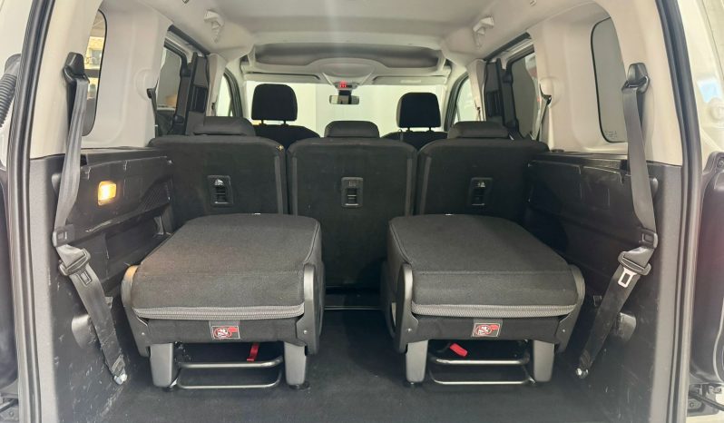 Opel / Combo  7 plazas lleno