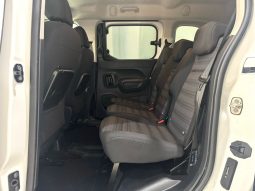 Opel / Combo  7 plazas lleno