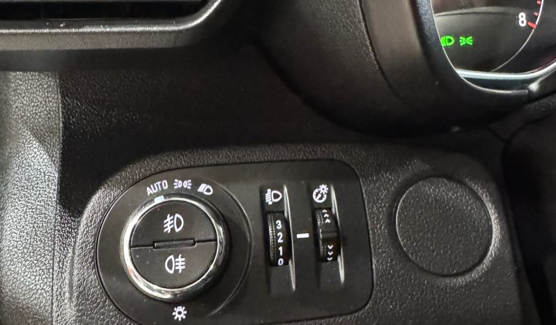 Opel / Combo  7 plazas lleno