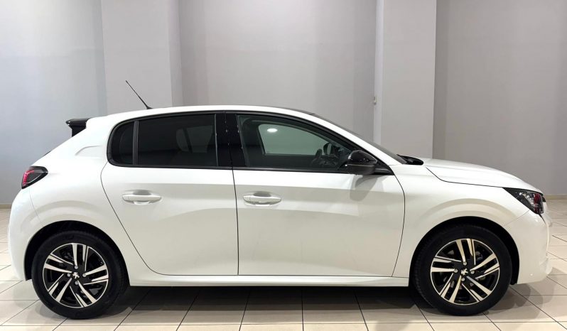 Peugeot / 208 5p 1.2i lleno