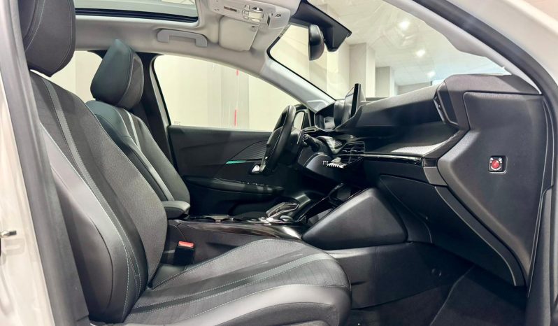 Peugeot / 208 5p 1.2i lleno