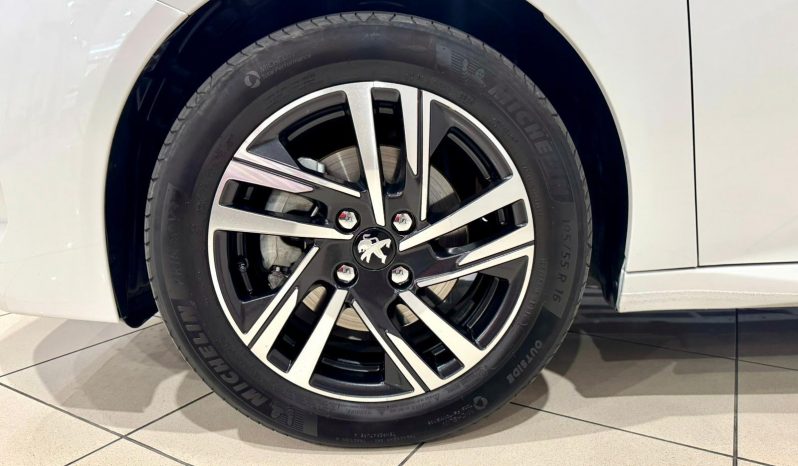 Peugeot / 208 5p 1.2i lleno