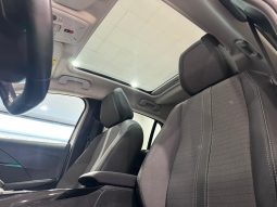 Peugeot / 208 5p 1.2i lleno
