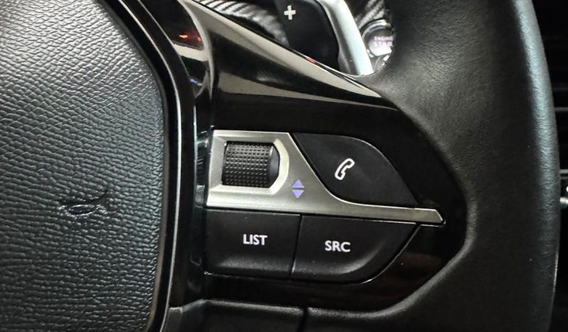 Peugeot / 208 5p 1.2i lleno
