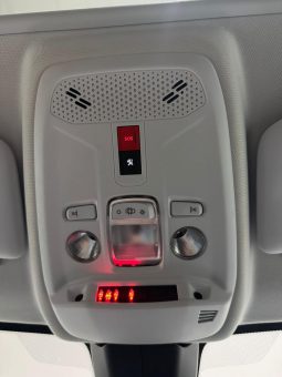 Peugeot / 208 5p 1.2i lleno